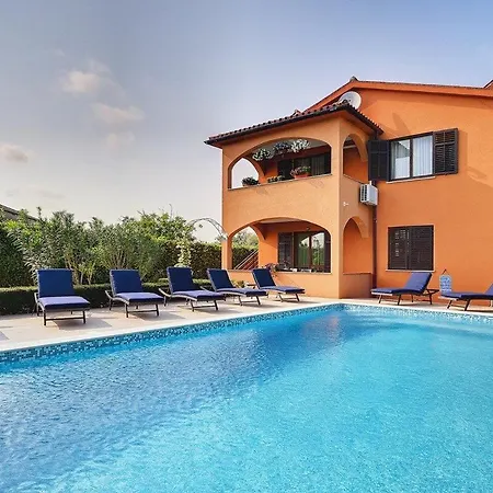 Sissano Apartment Liznjan