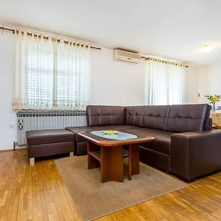 Apartment Sissano *